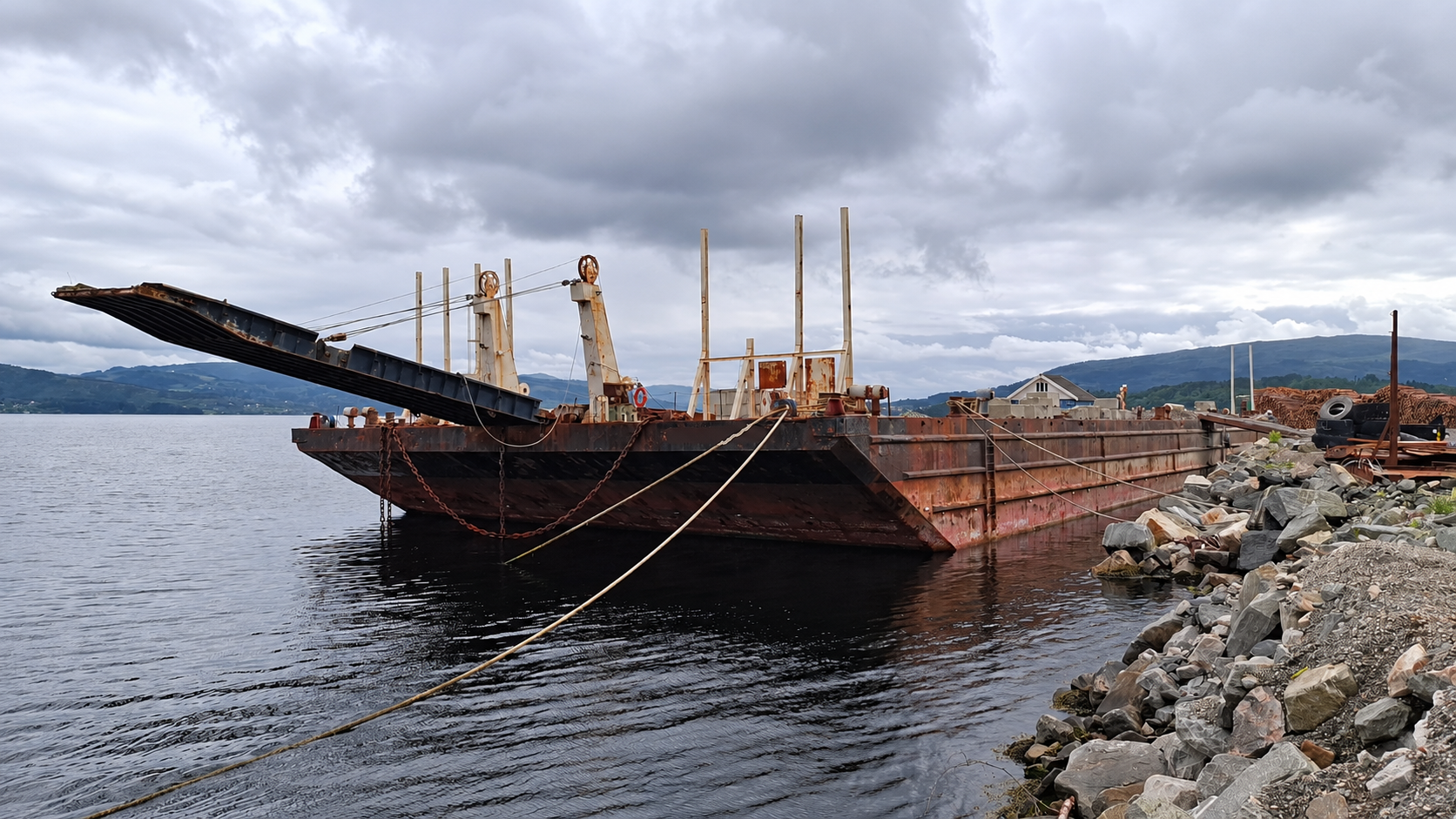 1976 Built 91 x 27 m Flat Top Barge